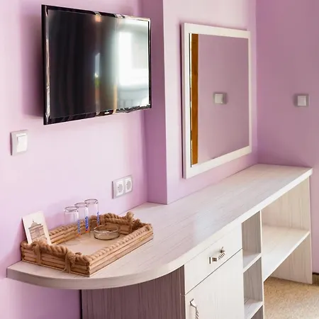 Kirios فندق نيسيبار