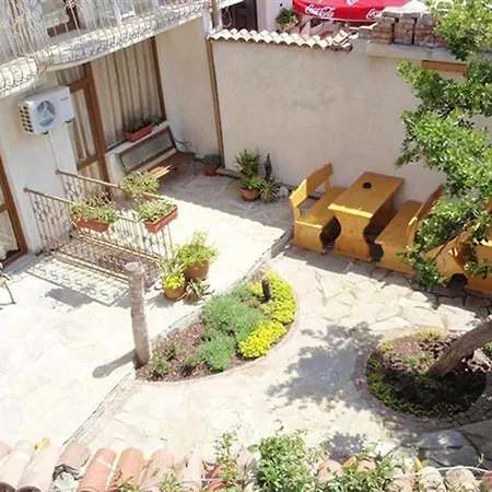 Kirios 3*