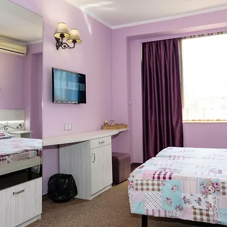 Kirios فندق نيسيبار