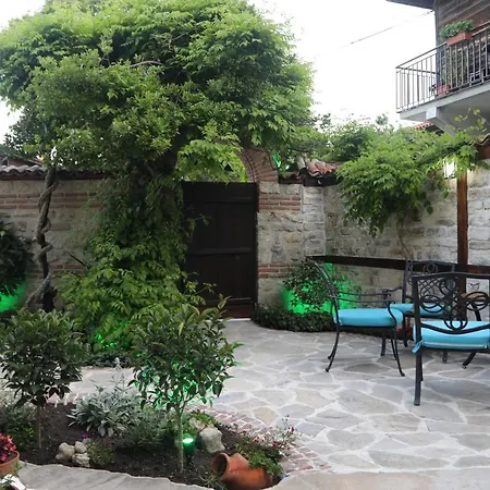 Kirios فندق نيسيبار